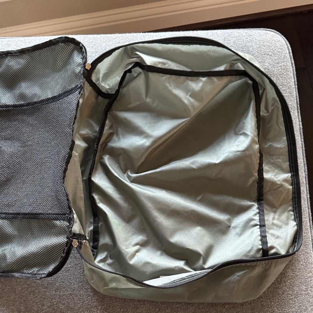 Versatile Black and Gray Travel Bag Set - Picture 3 of 7